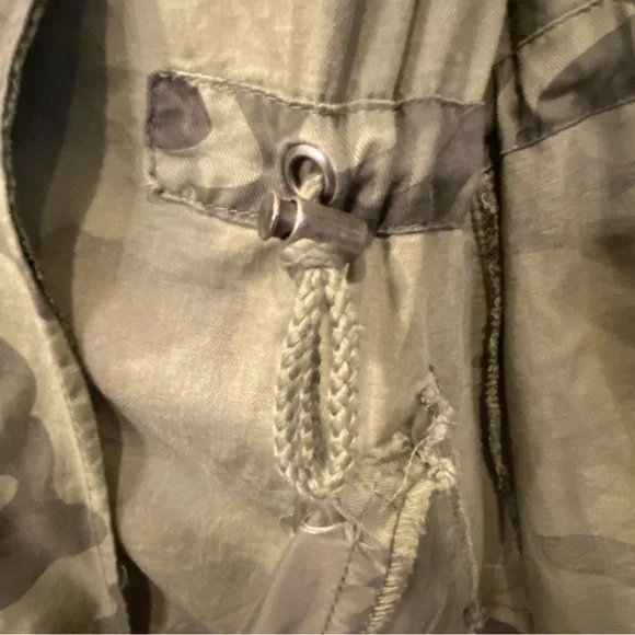 Ashley by 26 International Floral Embroidered Camo Jacket size small - Picture 11 of 12